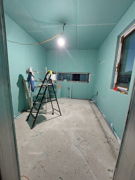 Servicii amenajari interioare/exterioare si constructii case.